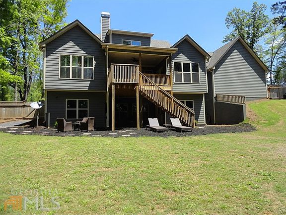 4th image of 176 Wynnward Way