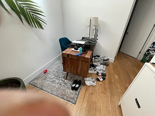 Rented by Buchbinder & Warren | media 6