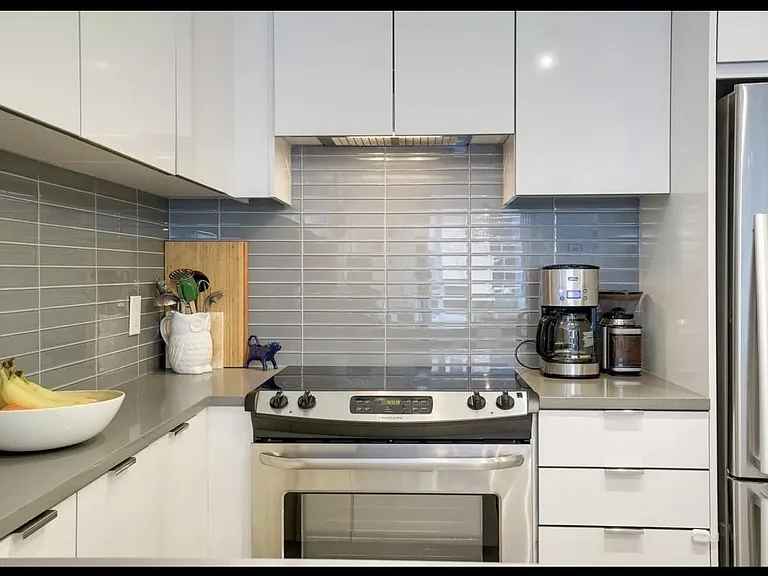 9877 University Cres #103 — Photo 4