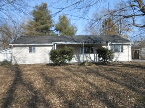 5001 Solona Dr, Louisville, KY 40272