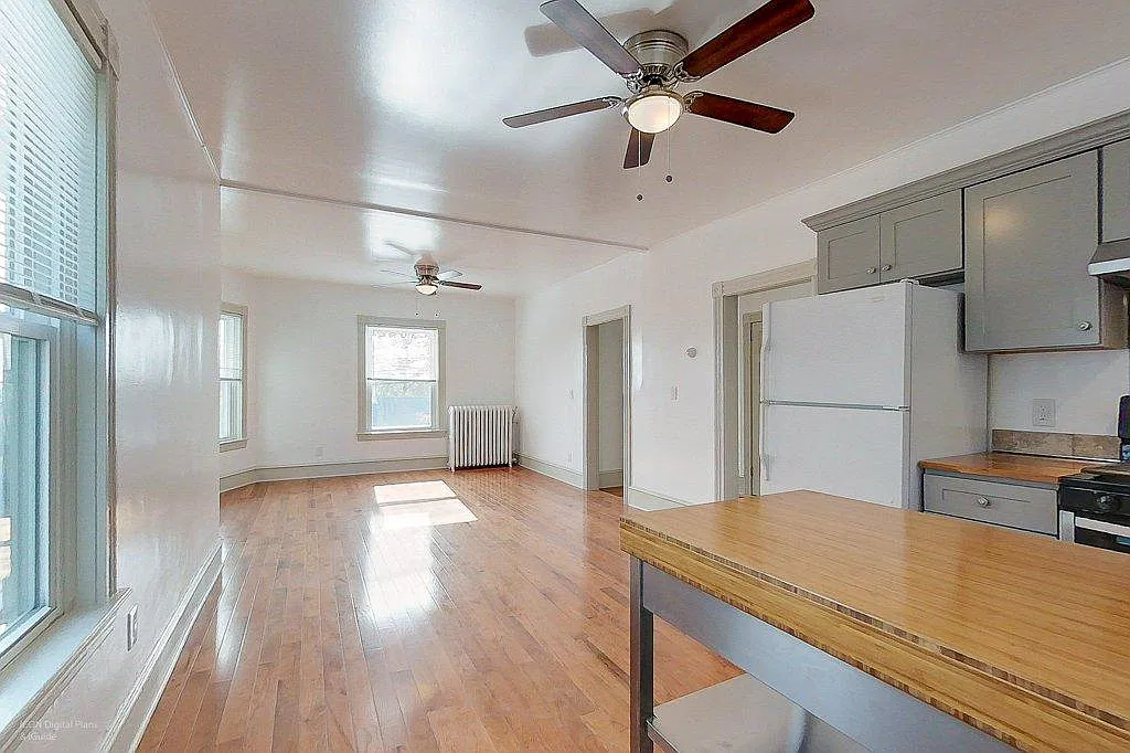 3 bed, 1600 sqft, $3,500 — Photo 2