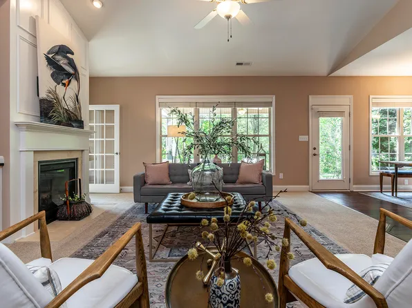3865 Castlebridge Ln, Lexington, KY 40509