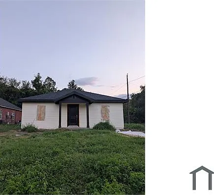 1067 Persimmon St — Photo 1