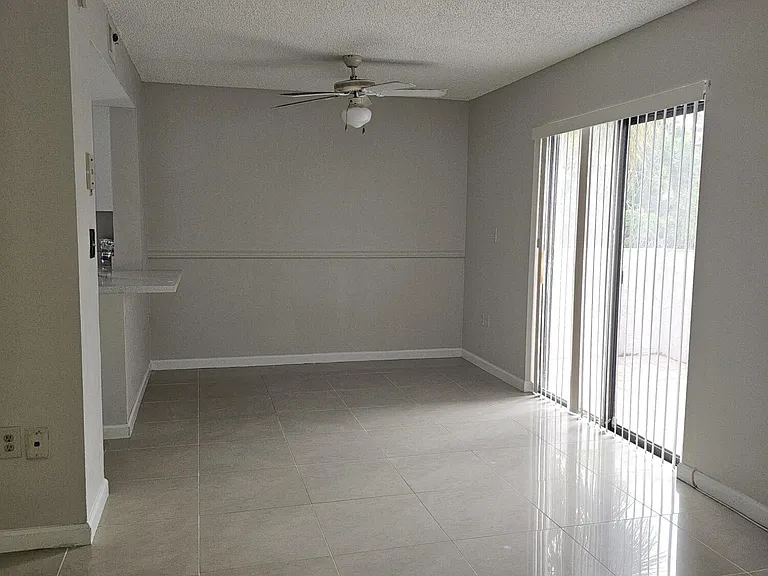 8455 Coral Lake Way #8455 — Photo 5