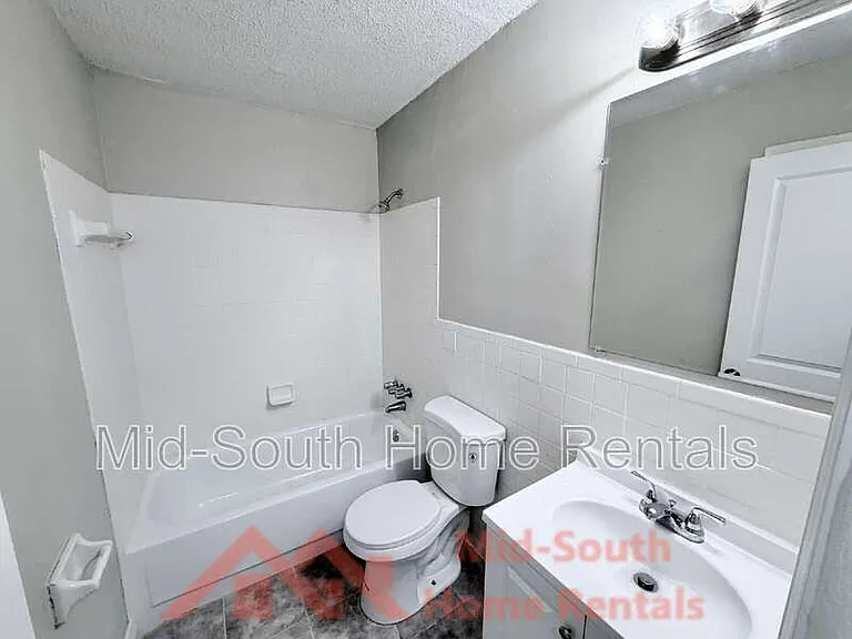 139 N Claybrook St #9 — Photo 12