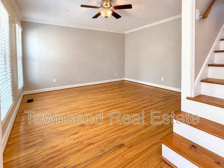 2937 Delaware Dr — Photo 11