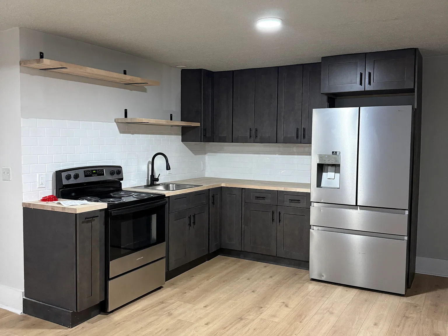 4 bed, 1080 sqft, $2,400 — Photo 1
