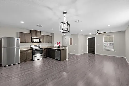 3 bed, 1217 sqft, $1,750 — Photo 3
