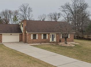 8074 Honeysuckle Ln, West Chester, OH 45069