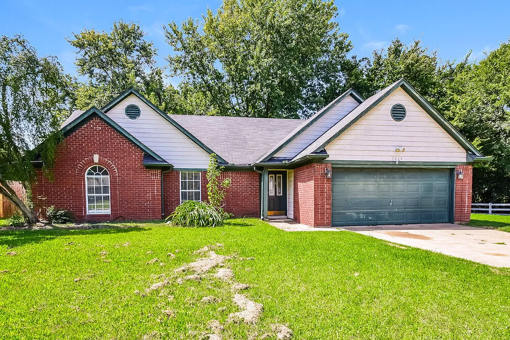 3 bed, 2.0 bath, 1423 sqft, $1,710 — Photo 3
