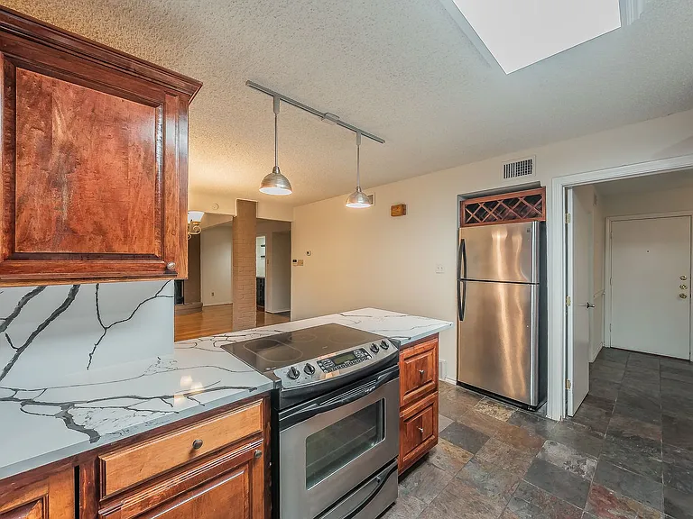 3704 Hulen Park Dr — Photo 16