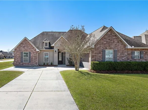 101 Laurel Oaks Rd, Madisonville, LA 70447
