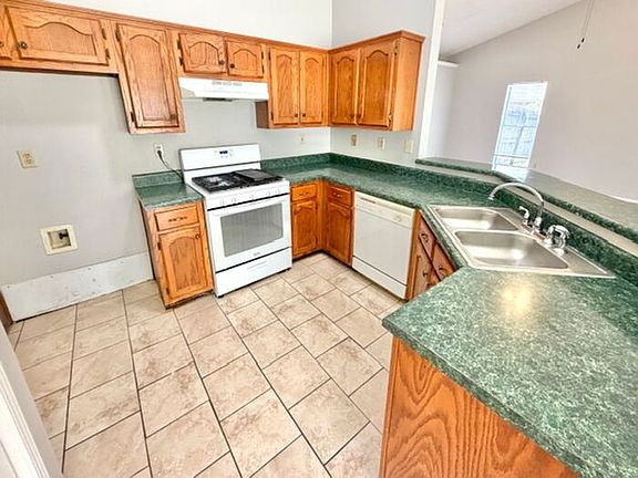 5th image of 9194 Belmont Dr