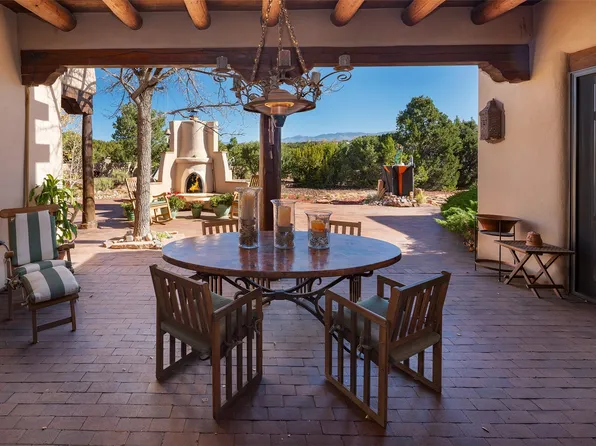 18 Daisy Cir, Santa Fe, NM 87506