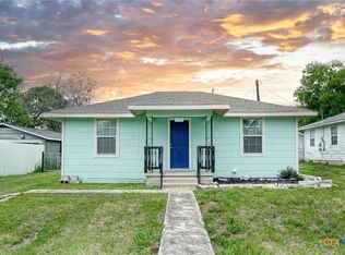 425 Annie St, Taylor, TX 76574