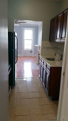 Rented by Manifest Partners Realty Advisors | media 4