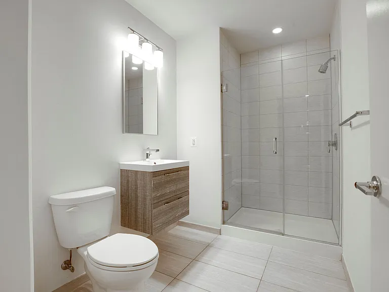 One-bedroom bath