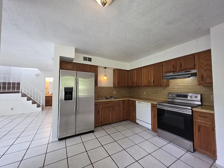 8818 Clearbrook Trl #A — Photo 4