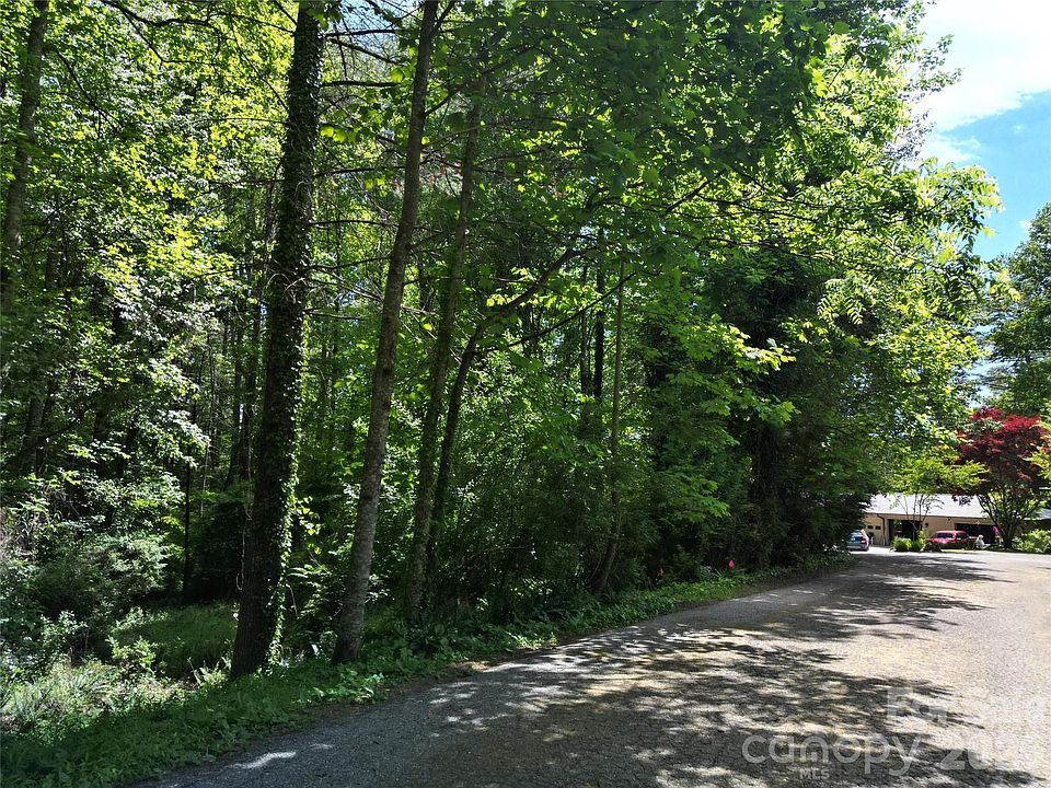 1st image of 225 Country Ln