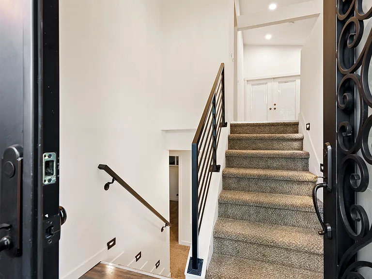 8801 NE 140th Pl — Photo 18