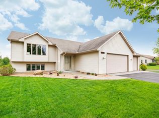 302 Mariah Ct, River Falls, WI 54022
