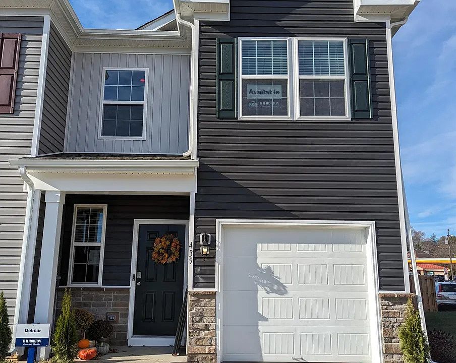 1st image of 104 Willett Hollow St