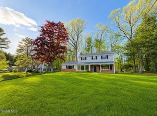 25 Shadow Wood Way, Ballston Lake, NY 12019