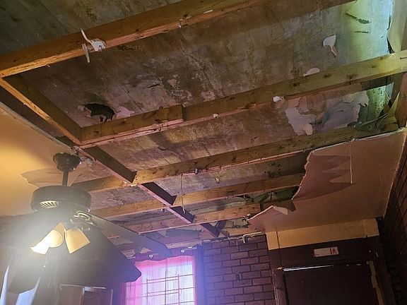 2nd image of 1010 N Ridgeway Ave