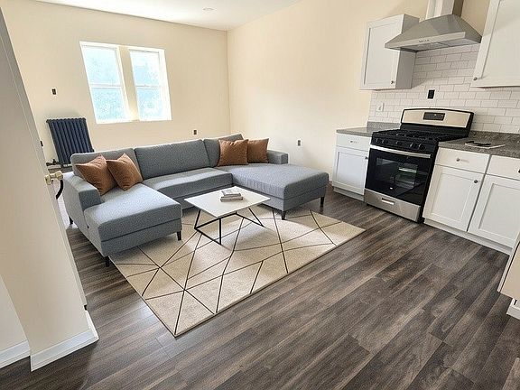 3rd image of 369 Warburton Ave APT 3A