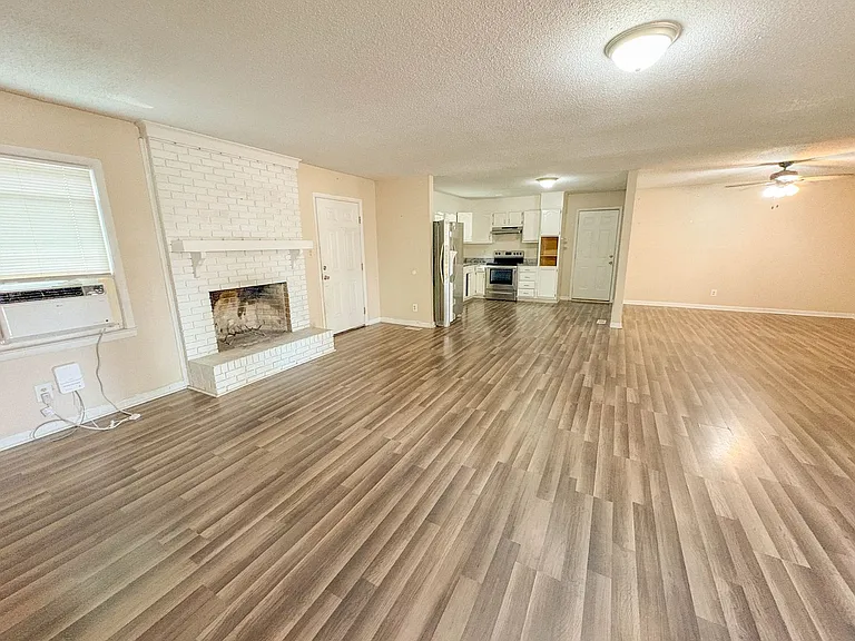 5998 Brookcliff Rd — Photo 2