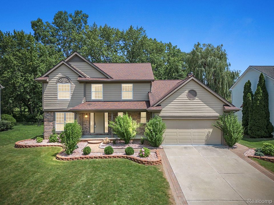1st image of 120 Cherry Grove Ln