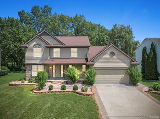 120 Cherry Grove Ln, Commerce Township, MI 48390
