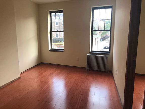 4th image of 6549 Myrtle Ave