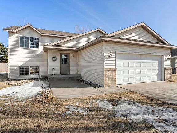 3rd image of 1016 6th Ave NW