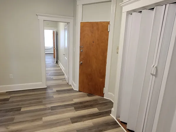 84 Fulton Avenue image 2 of 10