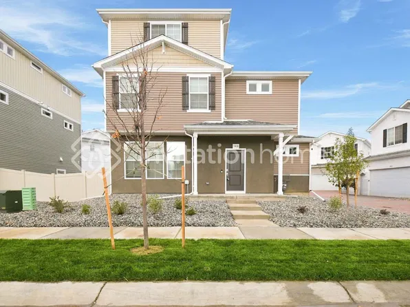 3408 Pearwood Dr, Johnstown, CO 80534
