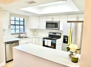 4112 Ashford Green Pl #I102, Tampa, FL 33613