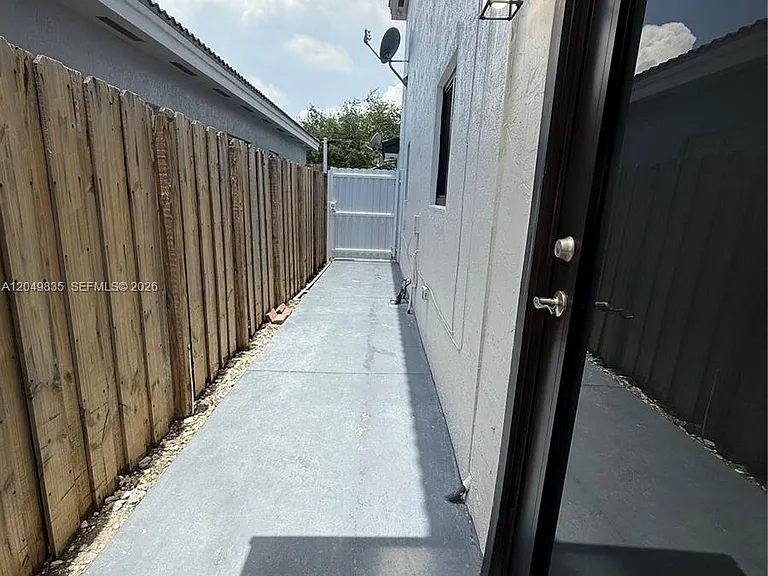 22581 SW 103rd Ct — Photo 3