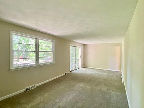 2nd image of 443 S Woodberry Ave