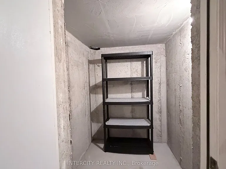 655 Davos Rd — Photo 32