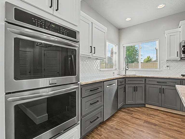 5140 N Elmstone Ave — Photo 12