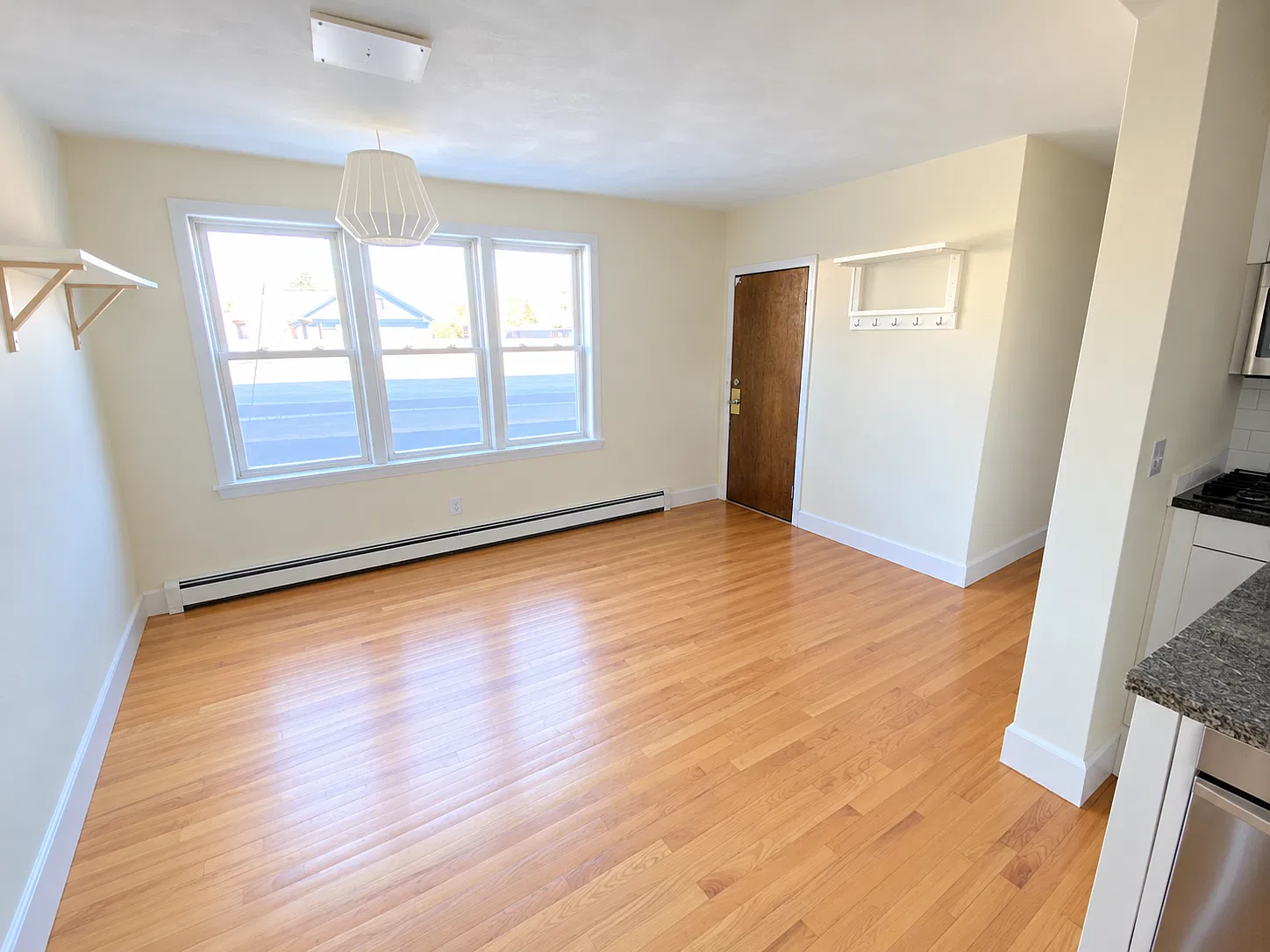 2 bed, 780 sqft, $3,200 — Photo 2