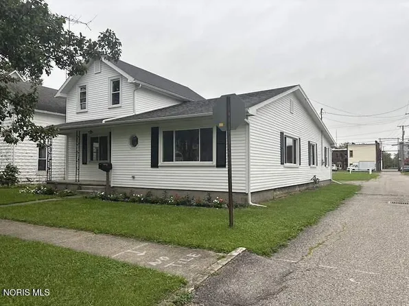 124 E Maple St, Deshler, OH 43516
