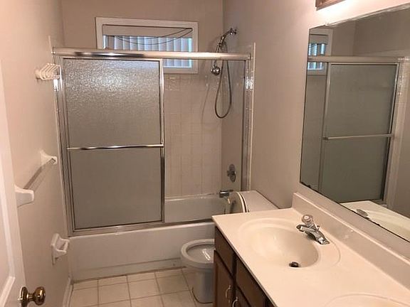5th image of 615 Manor Glen Dr