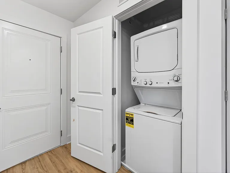 The Addenbrook Apartments — Photo 5
