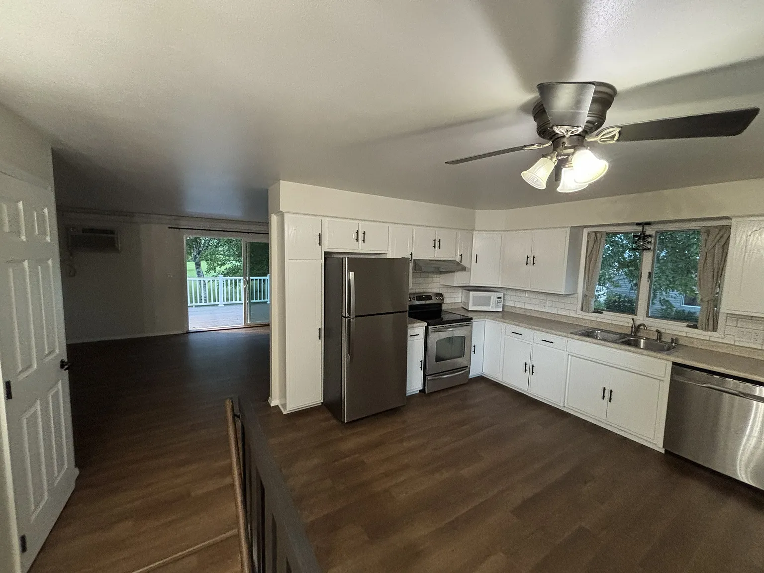 3 bed, 1700 sqft, $1,950 — Photo 2
