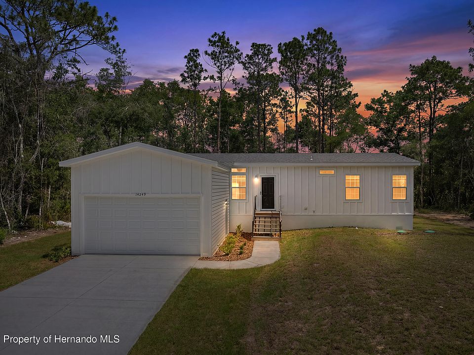 1st image of 14249 Razorbill Ave