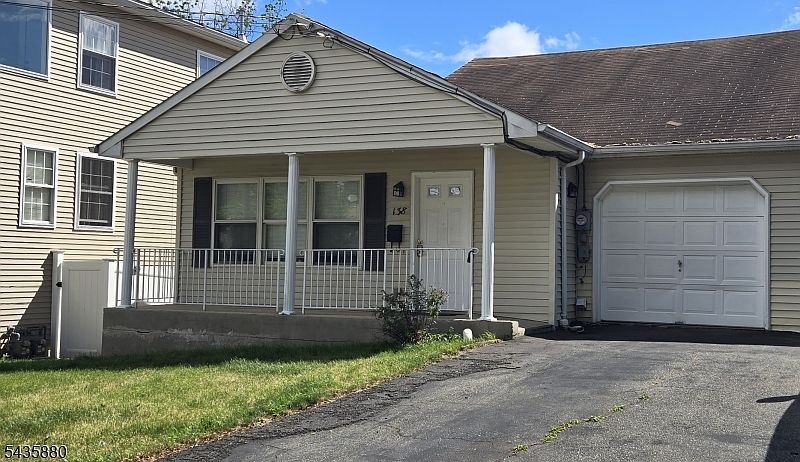 1st image of 138 Astoria Pl