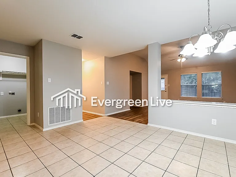 6624 Jollyn Ct — Photo 6