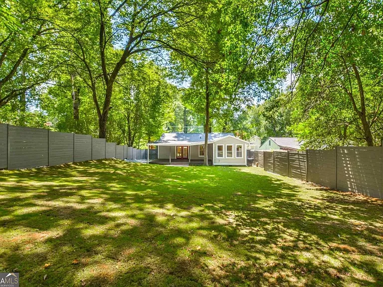 1391 Kennesaw Dr NW — Photo 17